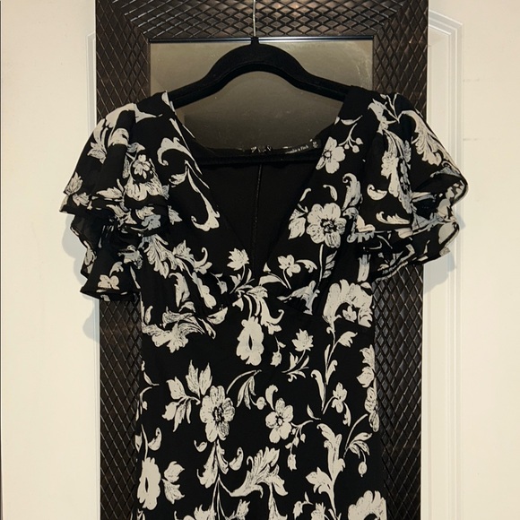 Abercrombie and Fitch ruffle sleeve Dress - Picture 1 of 8